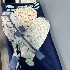 Bandel of three onesies 2 Magnet and one Angel dear double zipper.